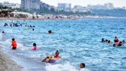 Antalya yazı yaşamaya devam ediyor